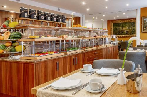 Mitte Hotel | TIPTOP Hotel Burgschmiet Garni