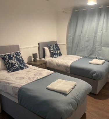 Tilbury Apartment | Tms3bdr!Tilbury!FreeParking!