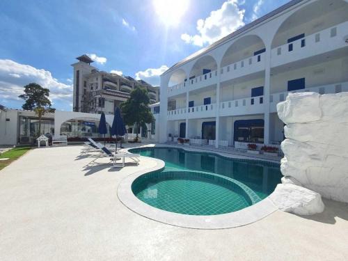 Na Chom Thian Hotel | To The Sea by Belvilla