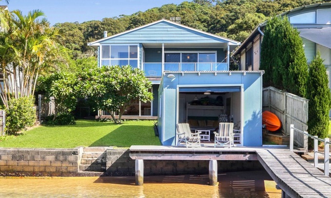 Wagstaffe House | 'Tofua - Absolute Waterfront' by Accom Holidays