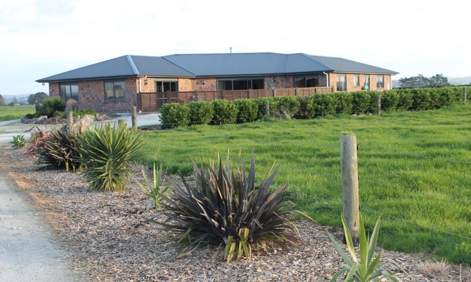 Ruawai House | Tokatoka views Farmstay