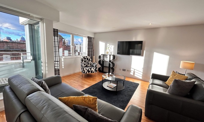City Centre Glasgow Apartment | Tolbooth Apartments