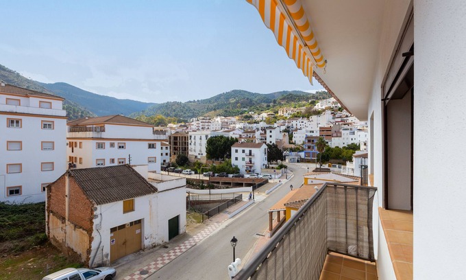 Tolox Apartment | Tolox 1 - One Bedroom Apartment, Sleeps 2