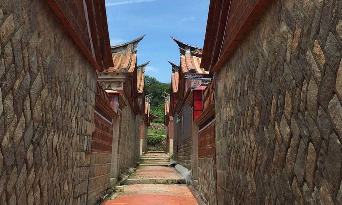 Jinsha Bed & Breakfast | Tomato Red