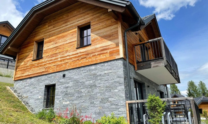 Albeck House | Tomtegl-Bergchalet No.2 mit Privatsauna, Infinitypool, Kamin, Fitnessraum, 1500m Seehöhe