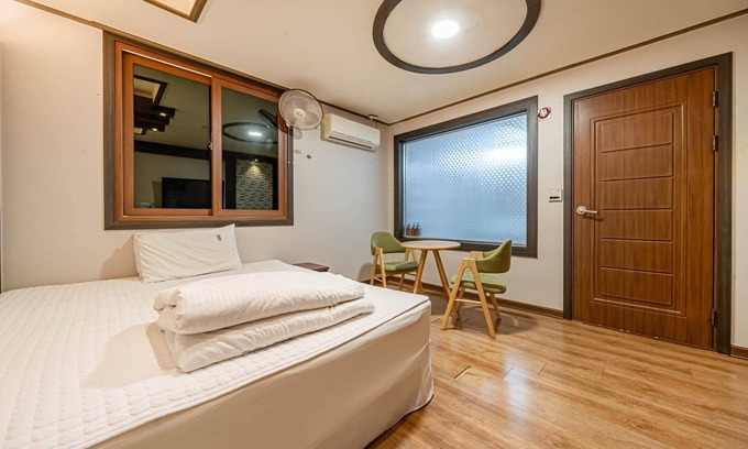 Tongyeong Hotel | Tongyeong W