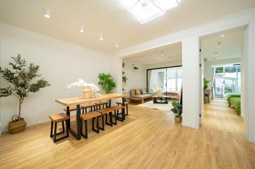 Xuhui Hotel | Tonight Homestay Jing'an Temple Shanghai Shenle Building