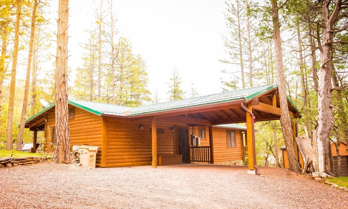 Payson Cabin | Tonto Creek Mountain Cabin - Great Views with Hot Tub and WiFi