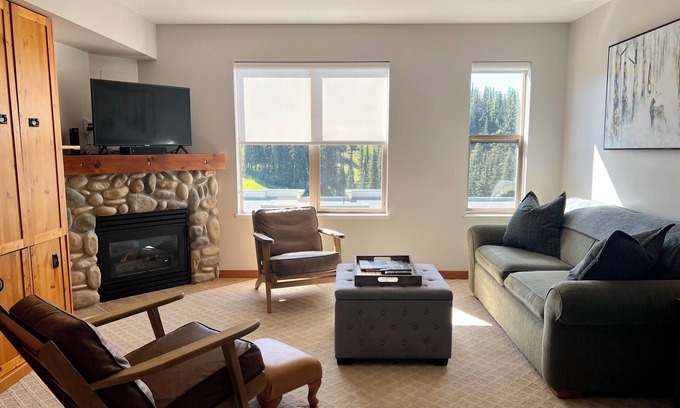 Silver Star Mountain Condo | Top floor studio condo at Creekside - pet friendly, views, ski-in/out access