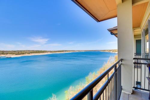 Lakeway Apartment | Top-Floor Lake-View Condo with Boat Dock Access