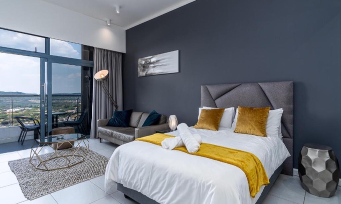 Menlyn Apartment | Top Floor Menlyn Maine studio apartment with Stunning Views & No Load Shedding