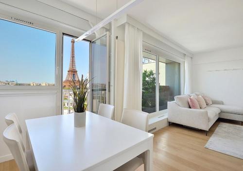 Grenelle Apartment | Top Floor Million Dollar View Eiffel Tower, 2 beds, 4 people