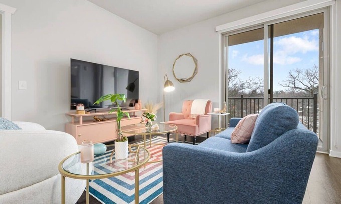 Traverse City Condo | *Top Floor Modern Condo Near Downtown TC*