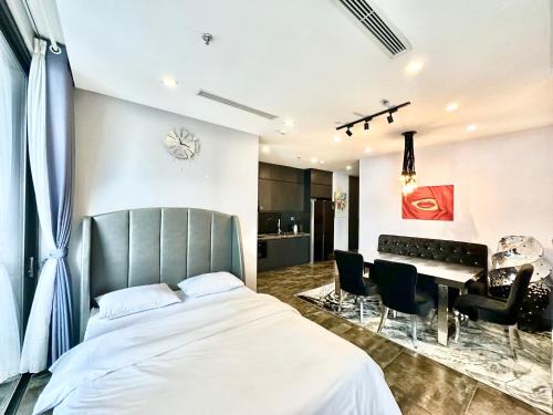 Ngoc Khanh Apartment | Top Luxury Apt In Vinhomes Metropolis