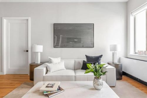 Central Park South Apartment | Top Notch 2BR in Upper East Mins to Central Park