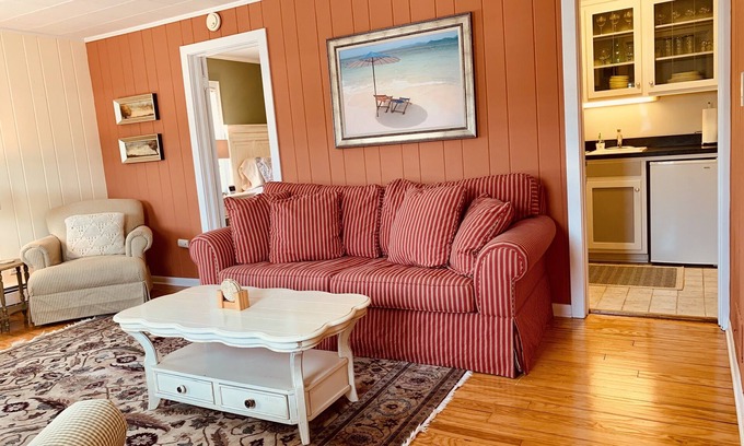 Saugatuck Condo | TOP NOTCH NESTING @ ♥️ of DOWNTOWN w SEASONAL WATERFRONT POOL & HOT TUB ACCESS❣️