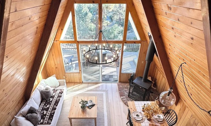 Fawnskin Cabin | TOP RATED - Big Bear Stargazer Cabin with Hot Tub