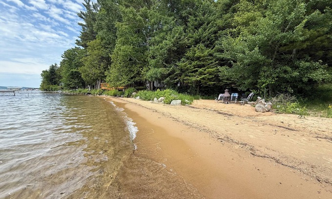 Alden Cottage | Torch Lake Exceptional Lakefront Cottage and Guest House - with Sandy Beach