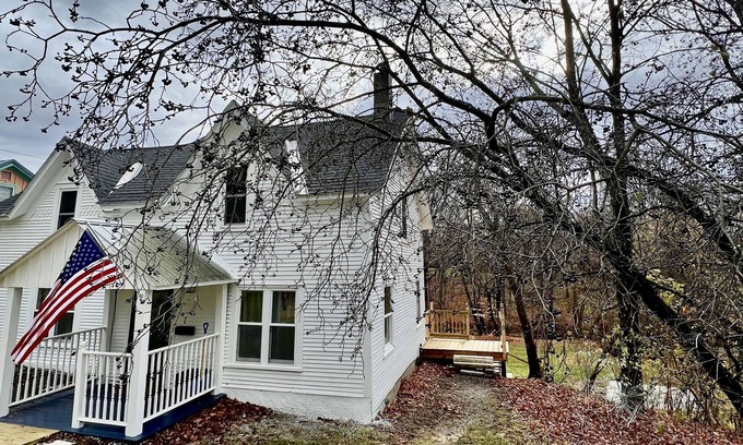 Brandon House | Totally renovated, in town home directly on the Neshobe River!