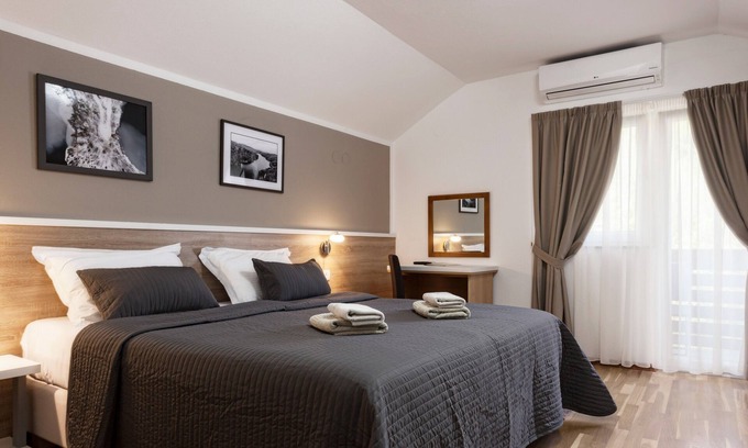 Ostarski Stanovi Bed & Breakfast | Tourist center Marko