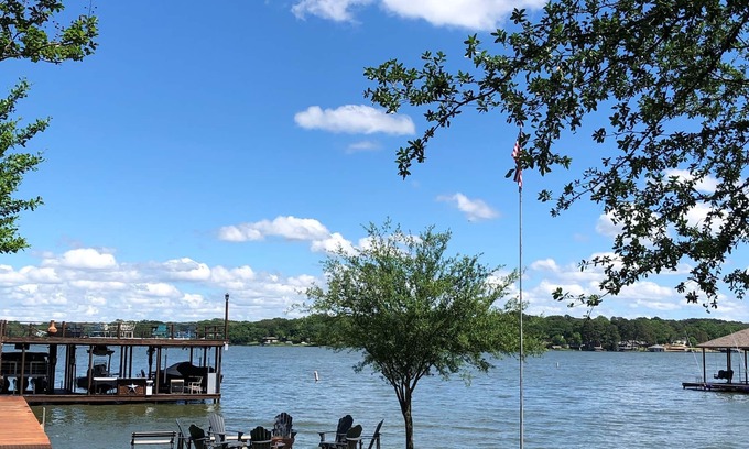 Enchanted Oaks House | Tournament Quiet Retreat ❤, Private Boat Ramp Fisherman's Paradise. Deep water