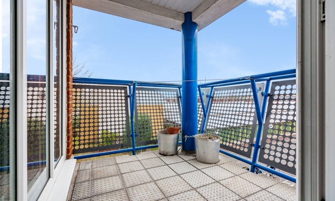 Chelmsford Apartment | Town centre apartment with balcony & free parking space!