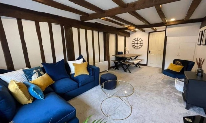 East Grinstead Cottage | Town Centre Cottage Stay