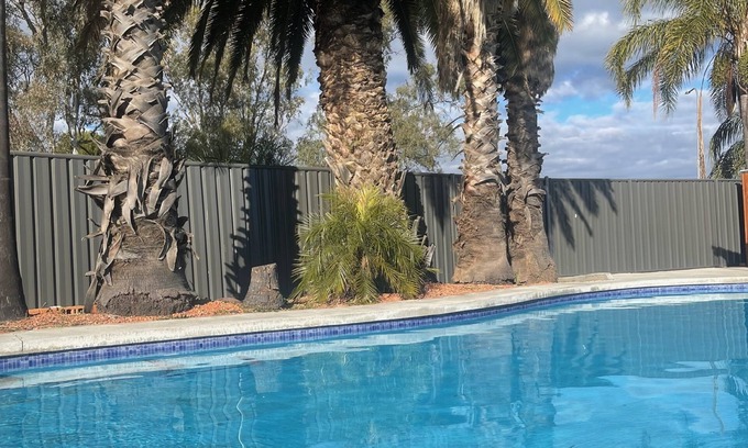 Forbes Hotel | Town & Country Motor Inn Forbes