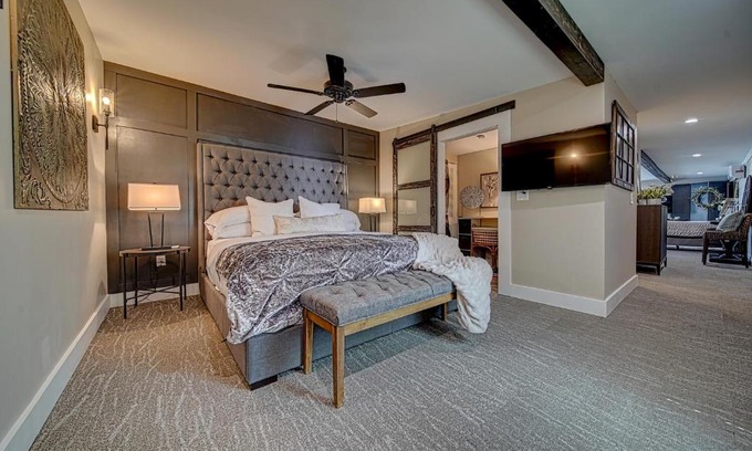 Blairsville Apartment | Town Square Retreat