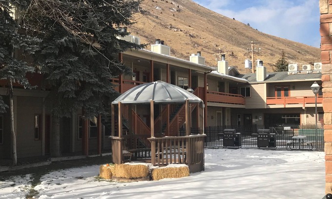 Jackson Condo | Towncenter condominium at Jackson Hole 20 minutes from Jackson Hole ski area