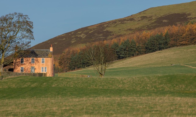 Peebles Cottage | Townhead Farmhouse - sleeps 4 guests in 2 bedrooms