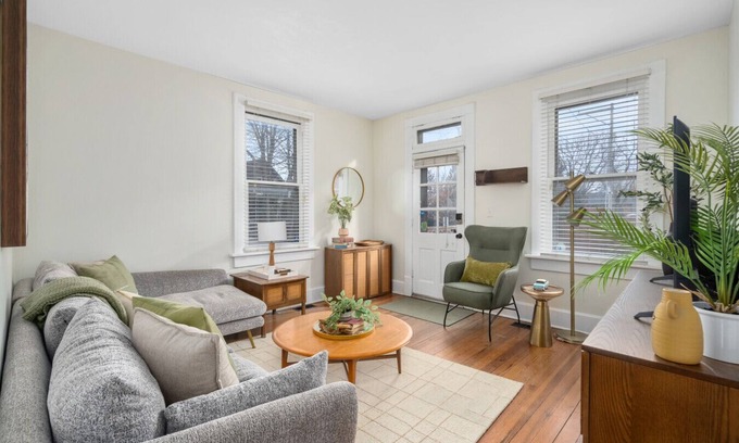 German Village House | Townhome|German Village|Private Patio|Near OSU