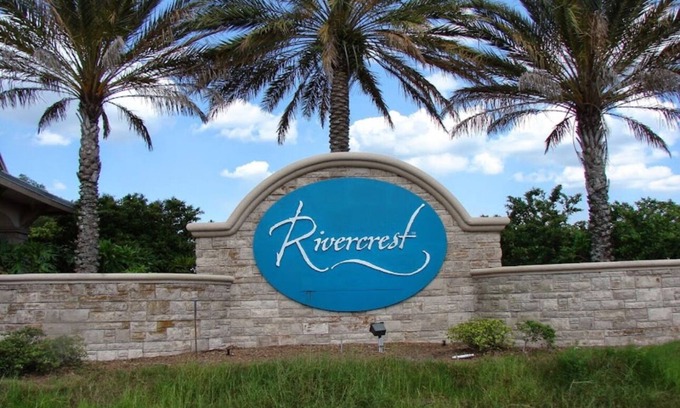 Riverview House | Townhome Retreat -WiFi Laundry access and AC with charming bedroom! RM ONLY