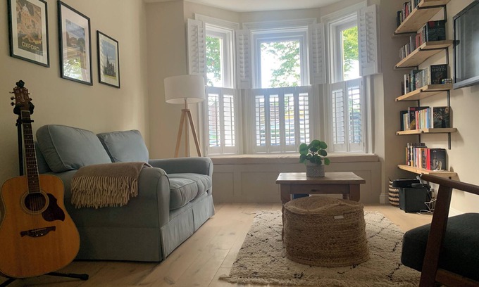 Salisbury House | Townhouse in Salisbury With Excellent Location