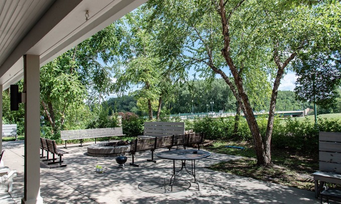 Chaska Hotel | TownSquare Place