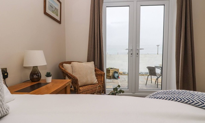 Penryn Cottage | TRACTOR SHED, romantic, country holiday cottage in Mabe