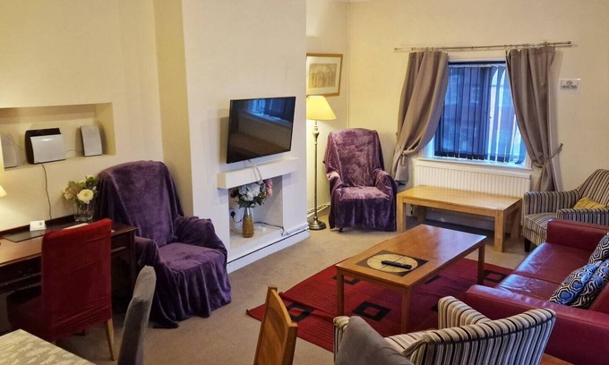 Norwich Apartment | Tradesmen/contact workers Inn
