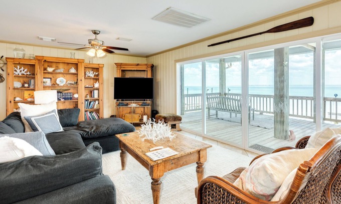 Sportsman Road House | Traditional Bayfront Fishing Camp w/Private T-head Pier + Outstanding Sunsets