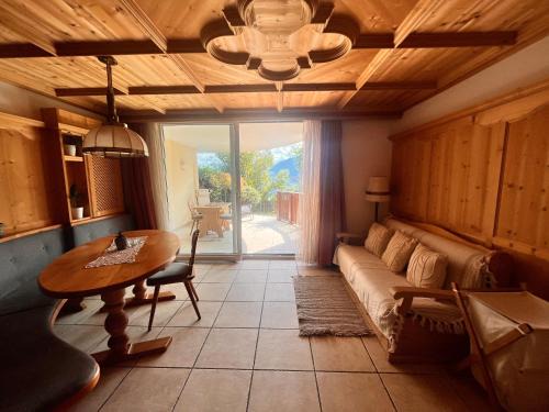 Tirolo Apartment | Traditional Cozy Apartment