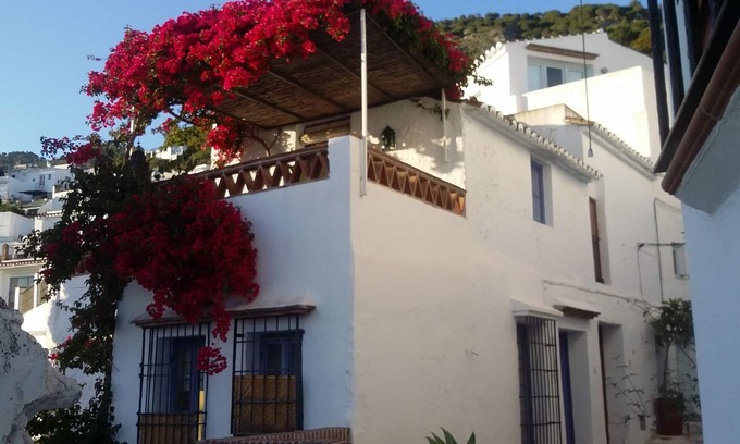 Frigiliana Cottage | Traditional house in the historical part, community pool, sea view/mountain