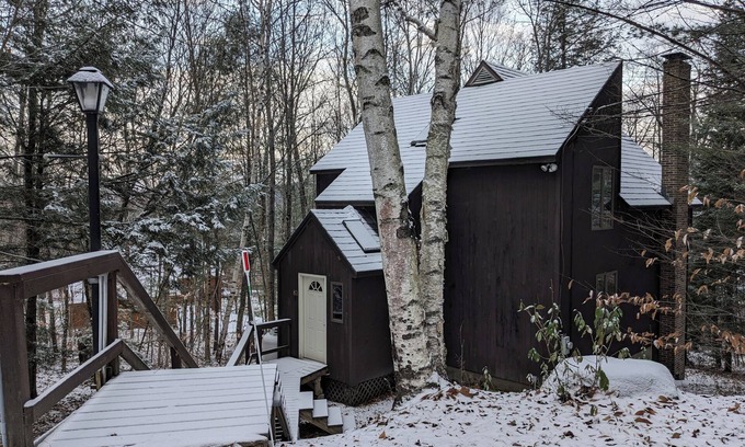 Thornton House | Trails EndnSki, Hike, Charge, and Unwind