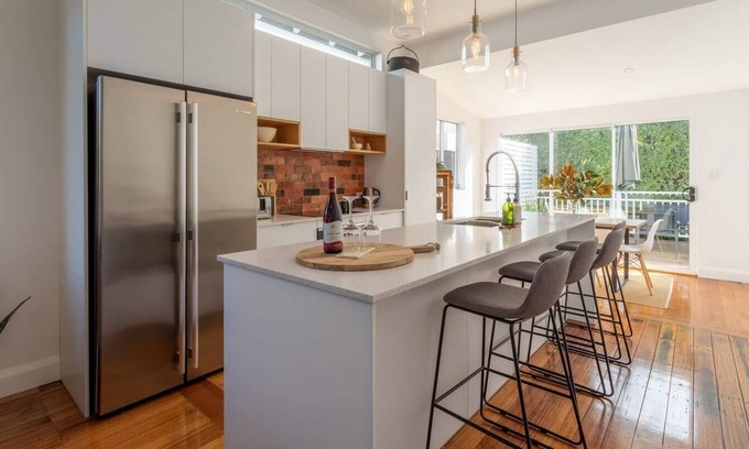 Launceston CBD Cottage | Tralee Cottage Novel Charm with Modern Finishes