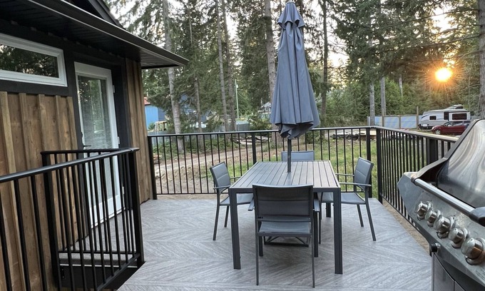 Black Creek House | Tranquil 2 Bedroom Home