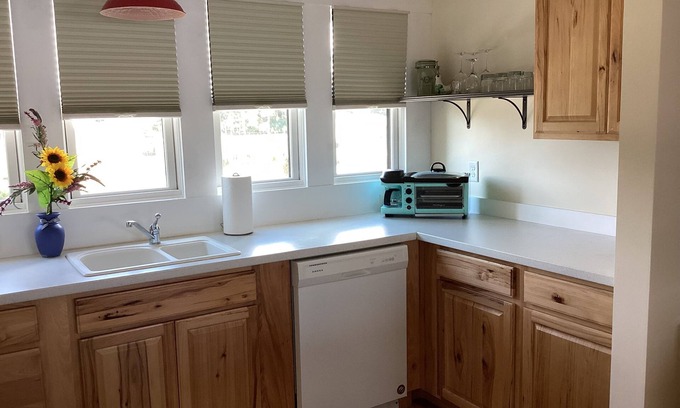 Micanopy Apartment | Tranquil and private a newn waterfront property located directly on Orange Lake