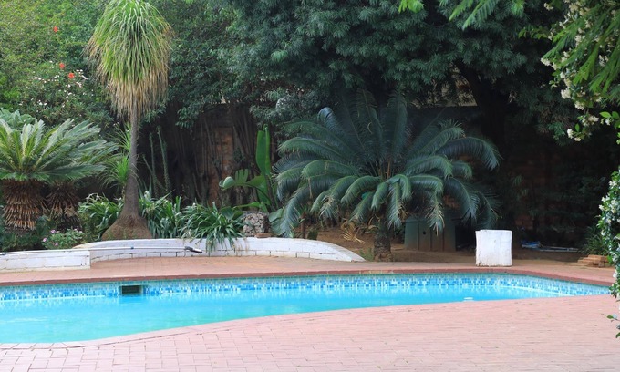 Greater Johannesburg Metropolitan Area Condo | Tranquil condo with pool & braai area in vibrant Randburg