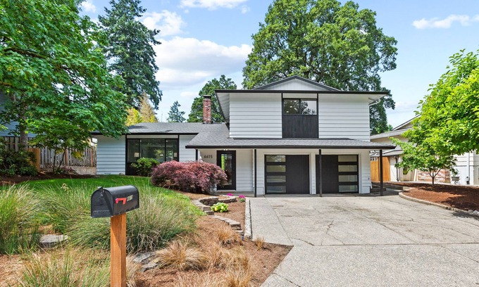 Gladstone Other | Tranquil Oasis and Soothing Outdoor Area. Family Friendly