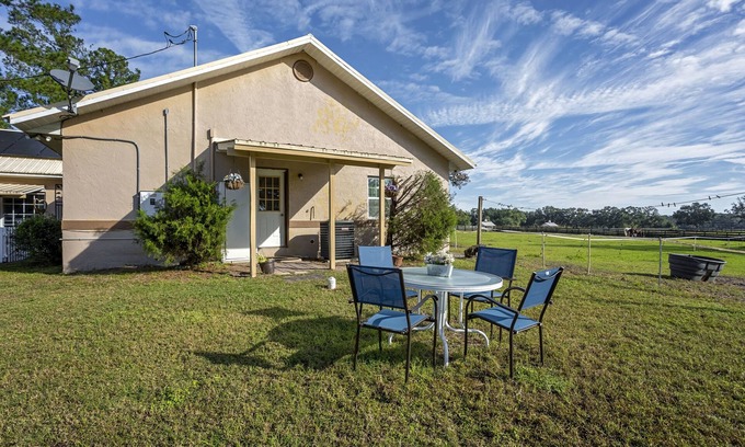 Fellowship House | Tranquil Quiet Farm Horse Country Home Allow Pets