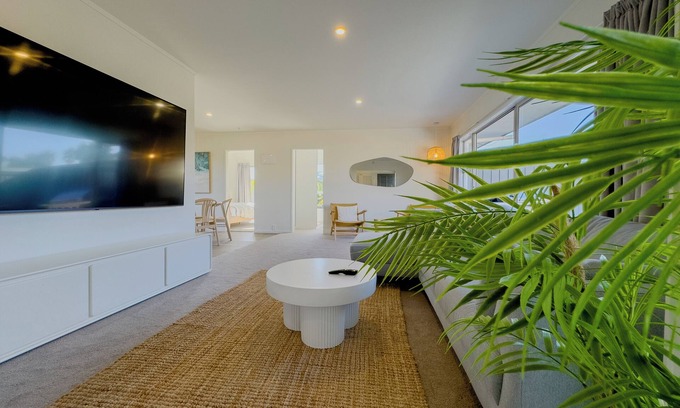 Red Beach House | Tranquil Retreat in Red Beach