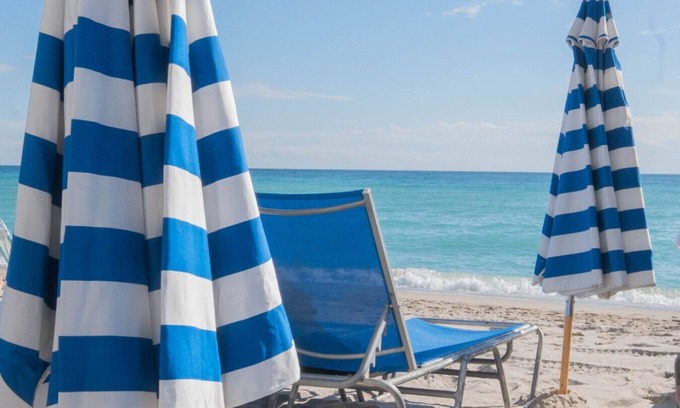 Hallandale Beach Apartment | Tranquil Studio Beachside Haven with Pool, Gym & On-Site Dining
