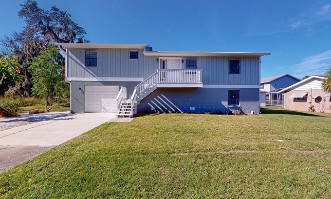 Palmetto House | Tranquil & sun-soaked oasis with generous balcony, stylish interiors, WiFi & W/D